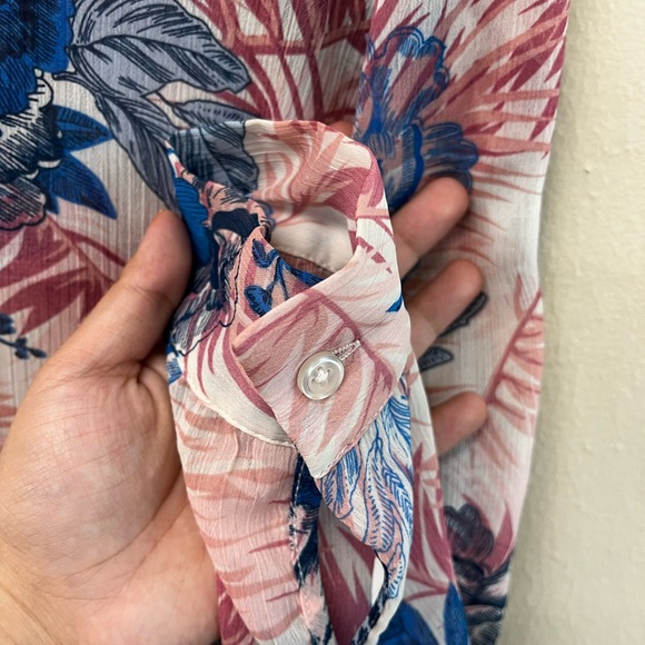 KUT from the Kloth floral blouse - Picture 4 of 6